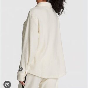 Victoria’s Secret PINK reverse fleece Shacket NWT. Size  XL/Cream